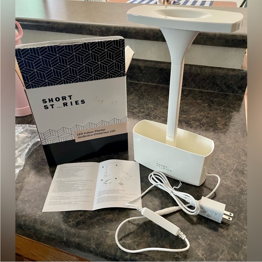 NEW IN BOX ❤️ Short Stories - LED Indoor Planter